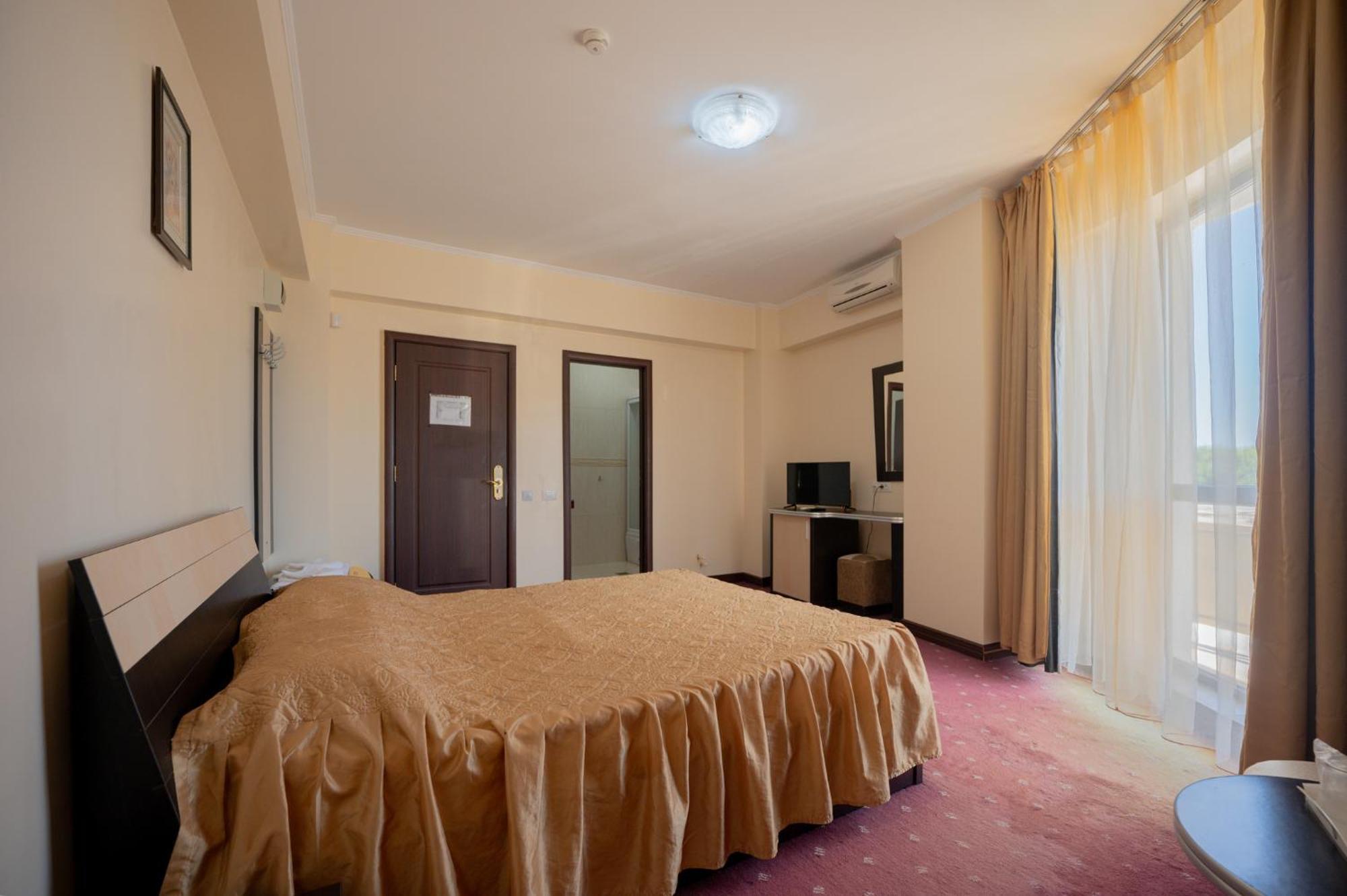 Hotel Coral Ефоріє-Норд Екстер'єр фото